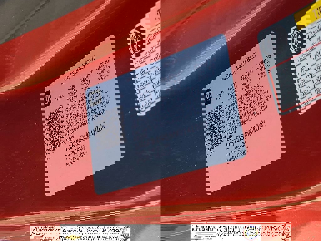 Used 2021 Chevrolet Camaro LT image 33