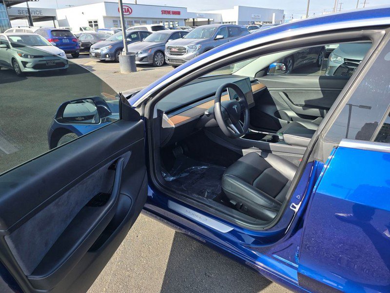 Used 2020 Tesla Model 3 Standard Range RWD image 21