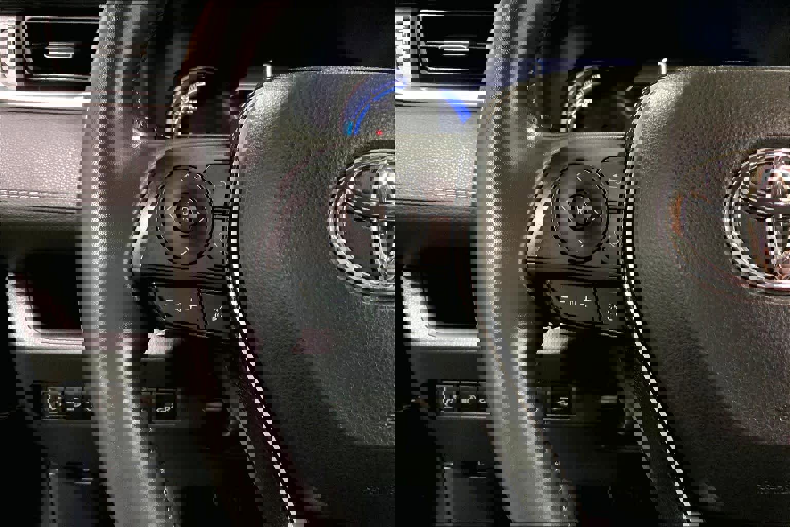 Used 2023 Toyota RAV4 XLE Premium image 23