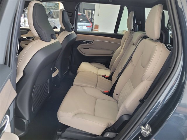 New 2026 Volvo XC90 B6 Plus w/ Protection Package Premier image 6