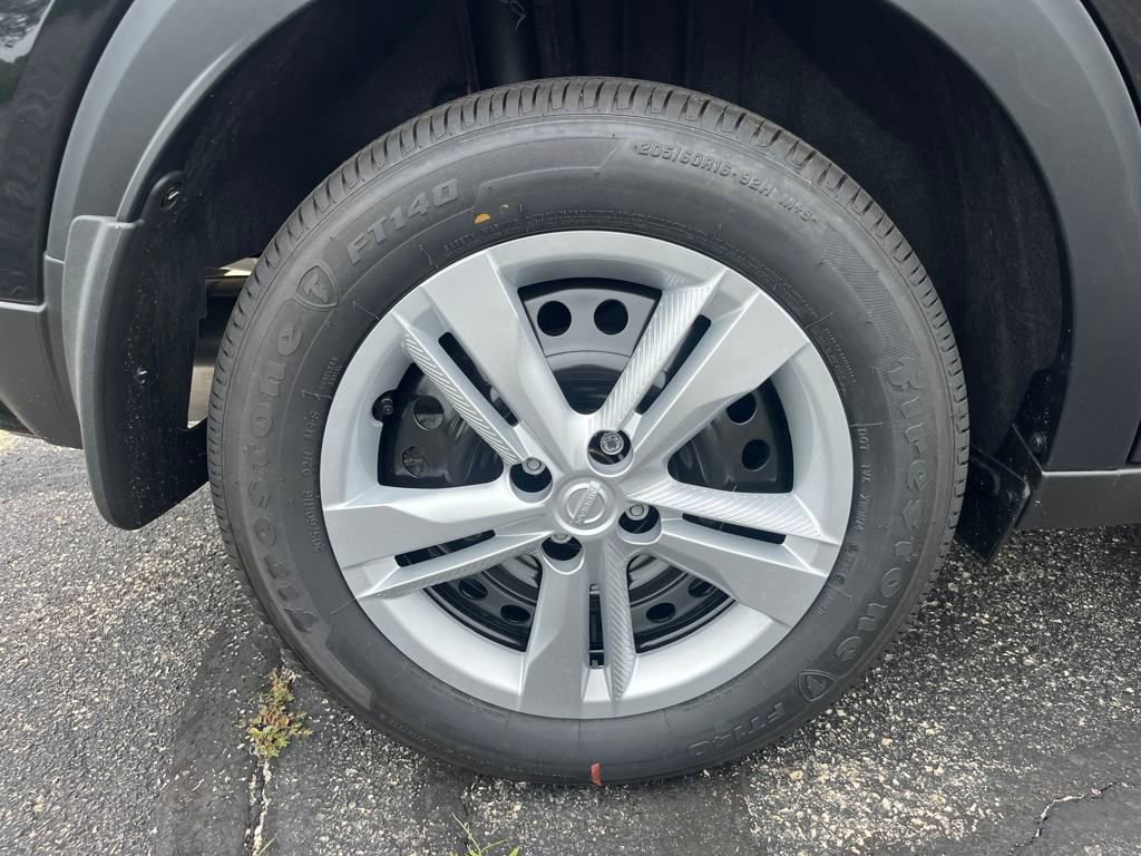 New 2025 Nissan Kicks Play S image 12