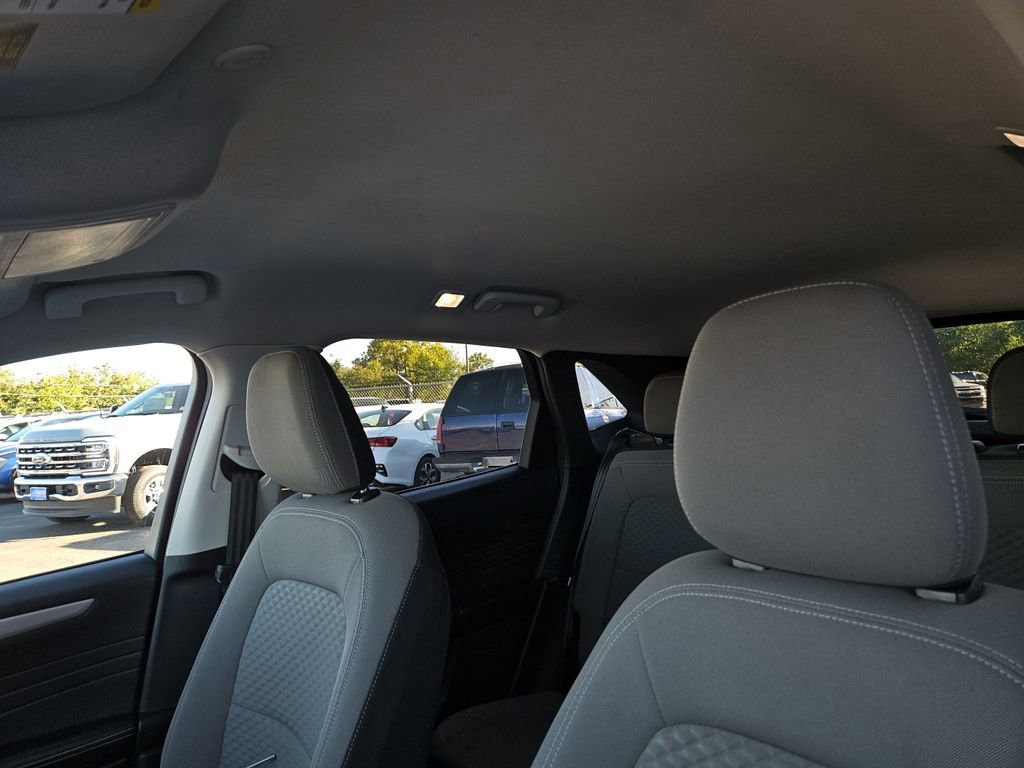 Used 2022 Ford Escape SE image 19
