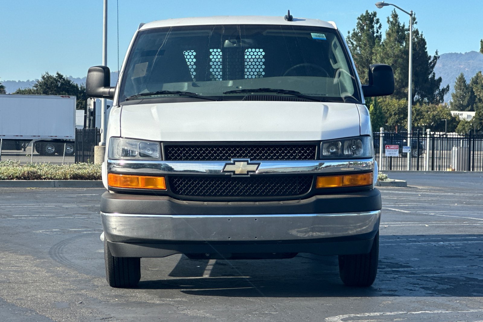 Used 2025 Chevrolet Express 2500 w/ Driver Convenience Package RWD image 9