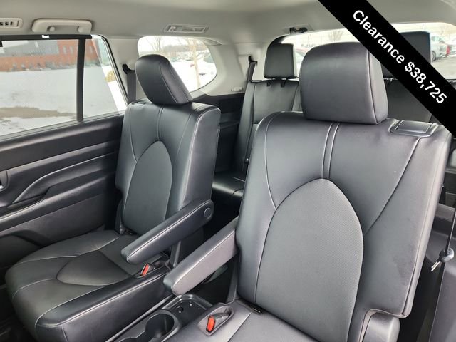 Used 2024 Toyota Grand Highlander XLE image 24