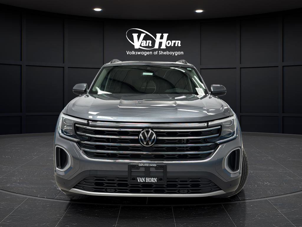 Used 2024 Volkswagen Atlas SE w/ Panoramic Sunroof Package AWD/4WD image 2