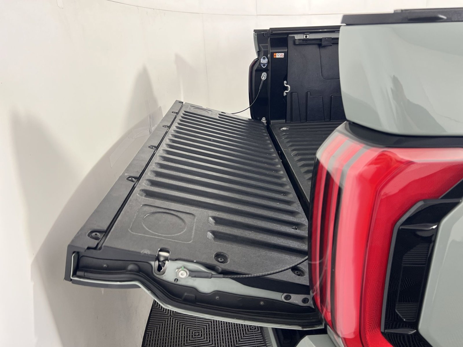 Used 2025 Toyota Tundra Platinum image 27