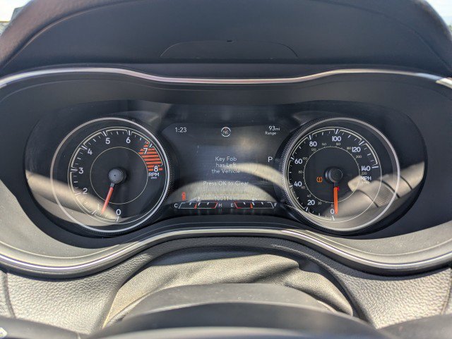 Used 2019 Jeep Cherokee Limited AWD/4WD image 16