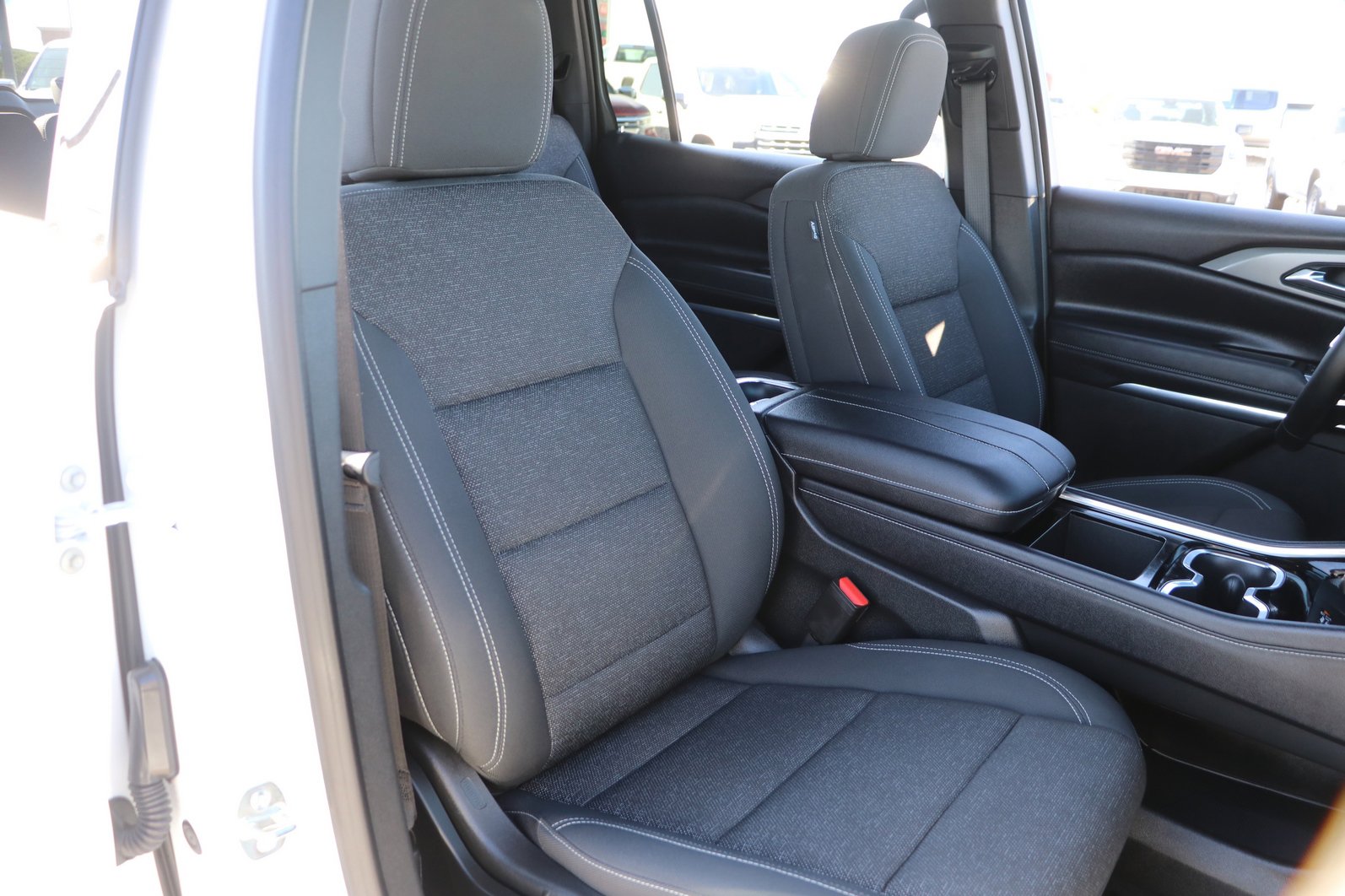 Used 2026 Chevrolet Traverse LT image 36