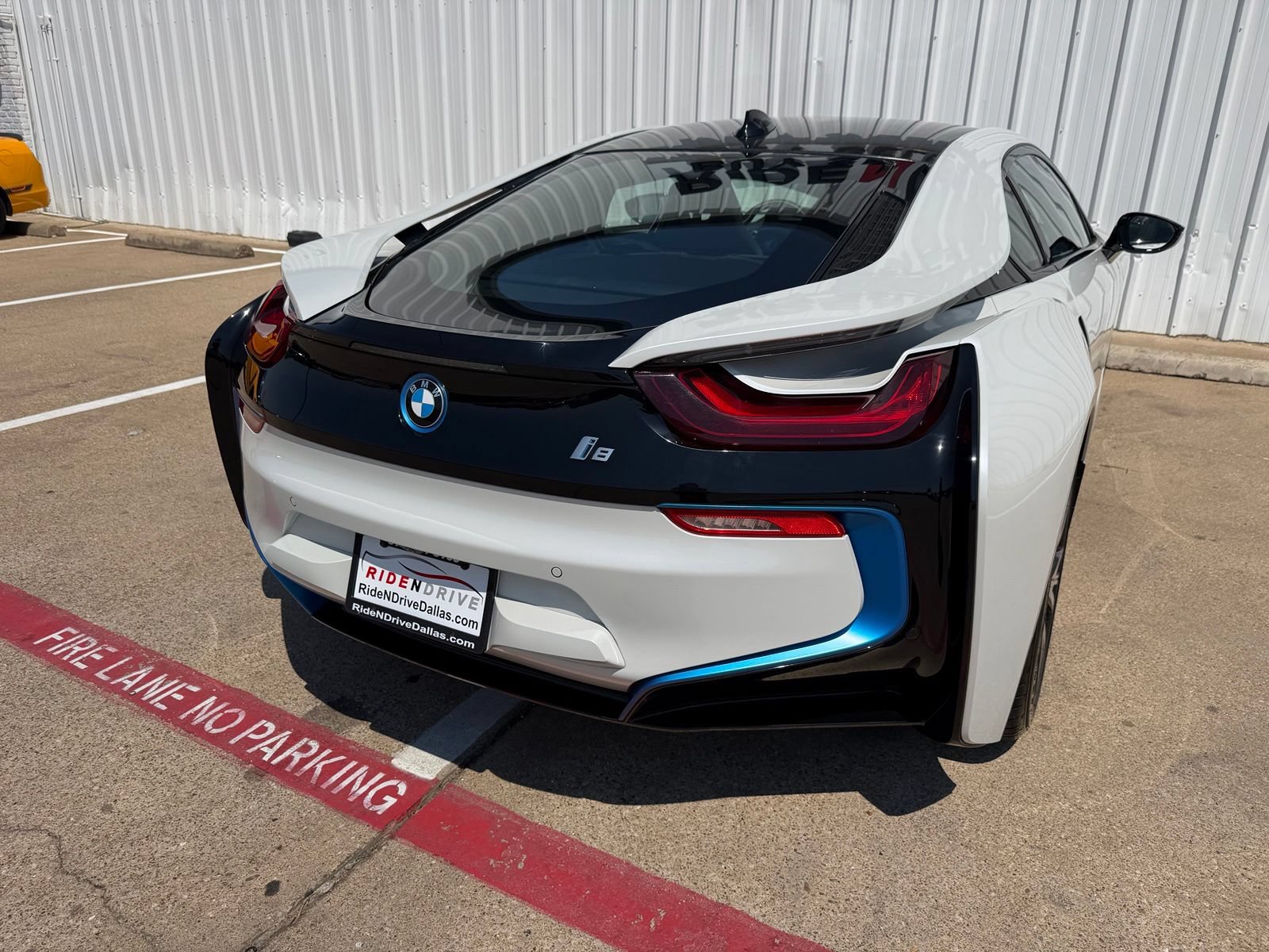 Used 2019 BMW i8 Coupe AWD/4WD image 6
