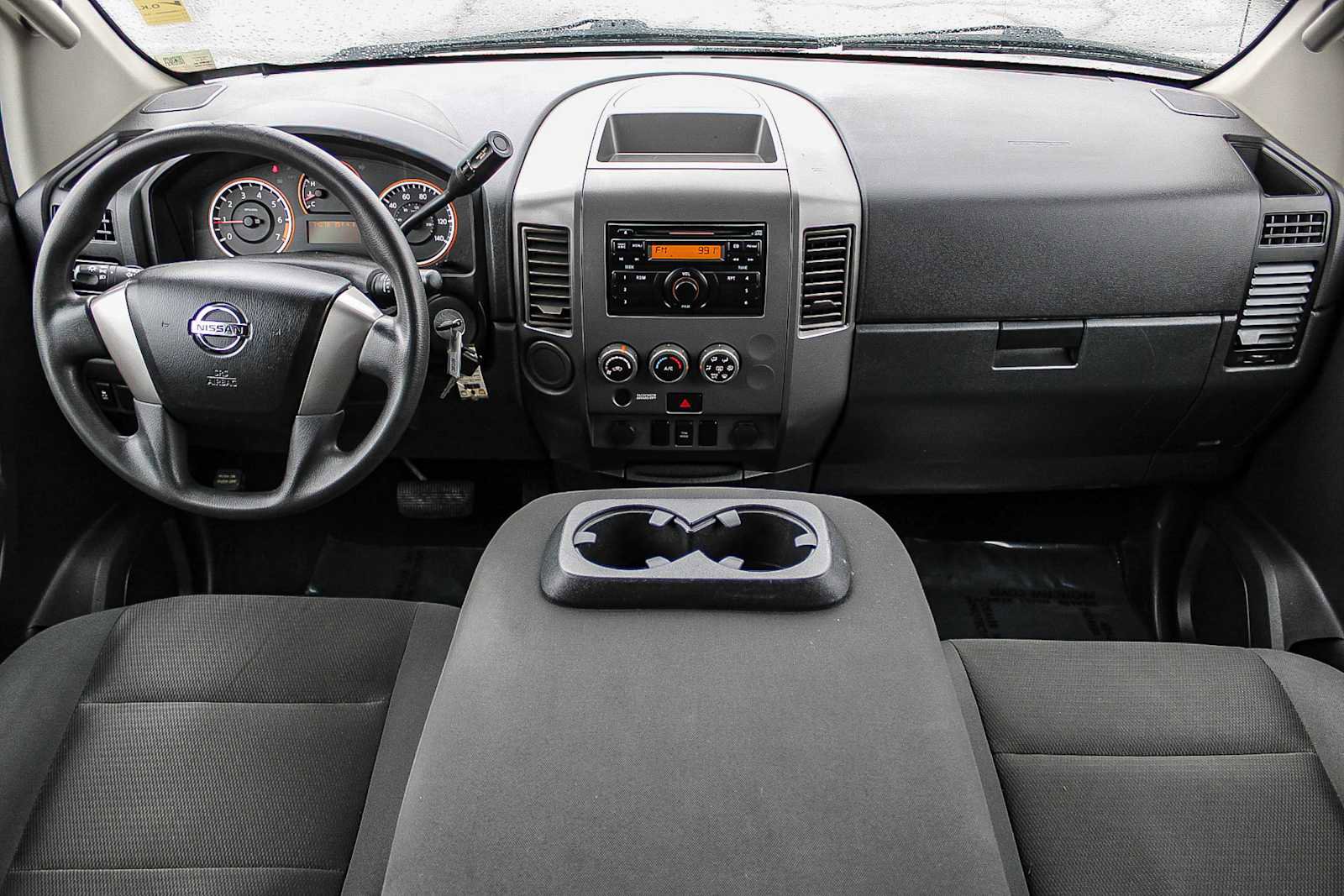 Used 2015 Nissan Titan S image 12