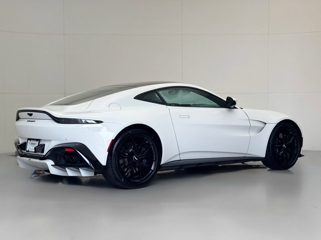Used 2021 Aston Martin V8 Vantage Coupe image 2