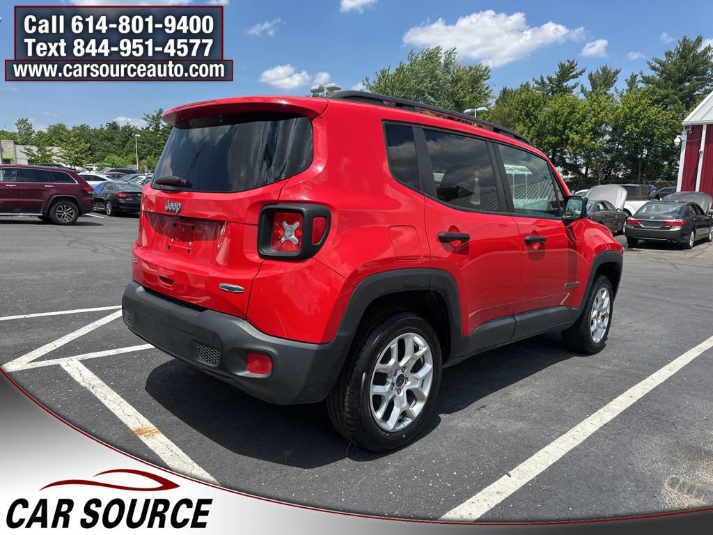 Used 2018 Jeep Renegade Latitude AWD/4WD image 5