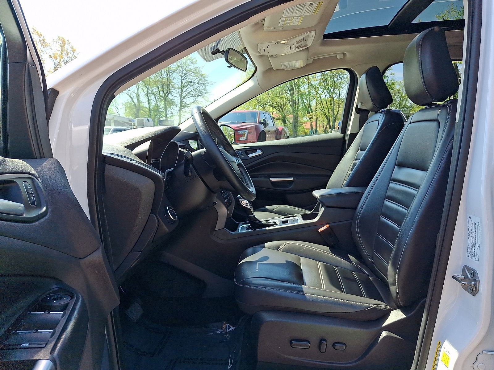 Used 2019 Ford Escape SEL AWD/4WD image 14