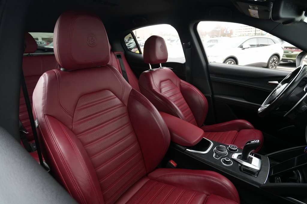 Used 2022 Alfa Romeo Stelvio Sprint image 26