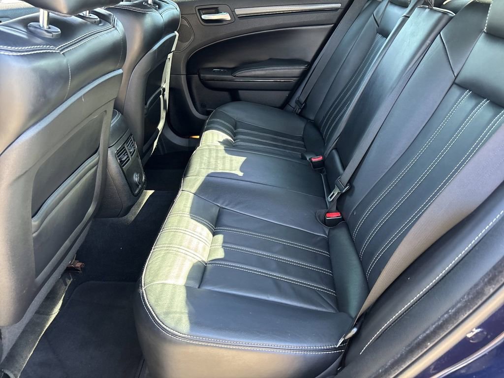 Used 2014 Chrysler 300 S image 17