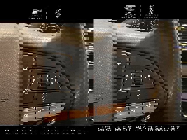 Used 2023 Cadillac Escalade Premium Luxury image 16