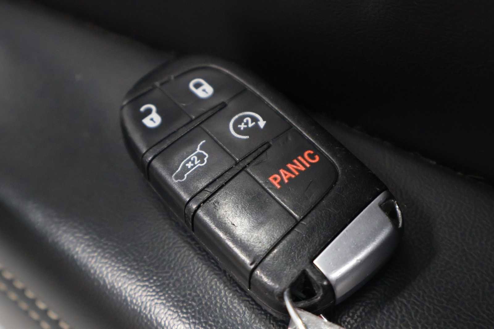 Used 2014 Jeep Grand Cherokee Limited w/ Trailer Tow Group IV image 38