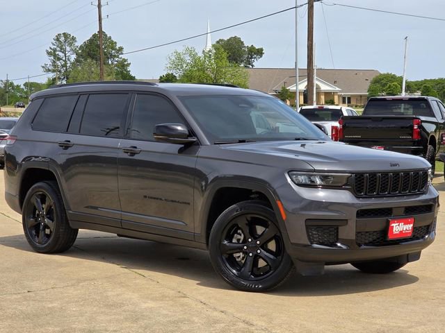Used 2023 Jeep Grand Cherokee L Laredo image 2