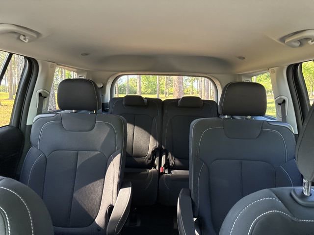 Used 2023 Jeep Grand Cherokee L Laredo w/ Luxury Tech Group I RWD image 33