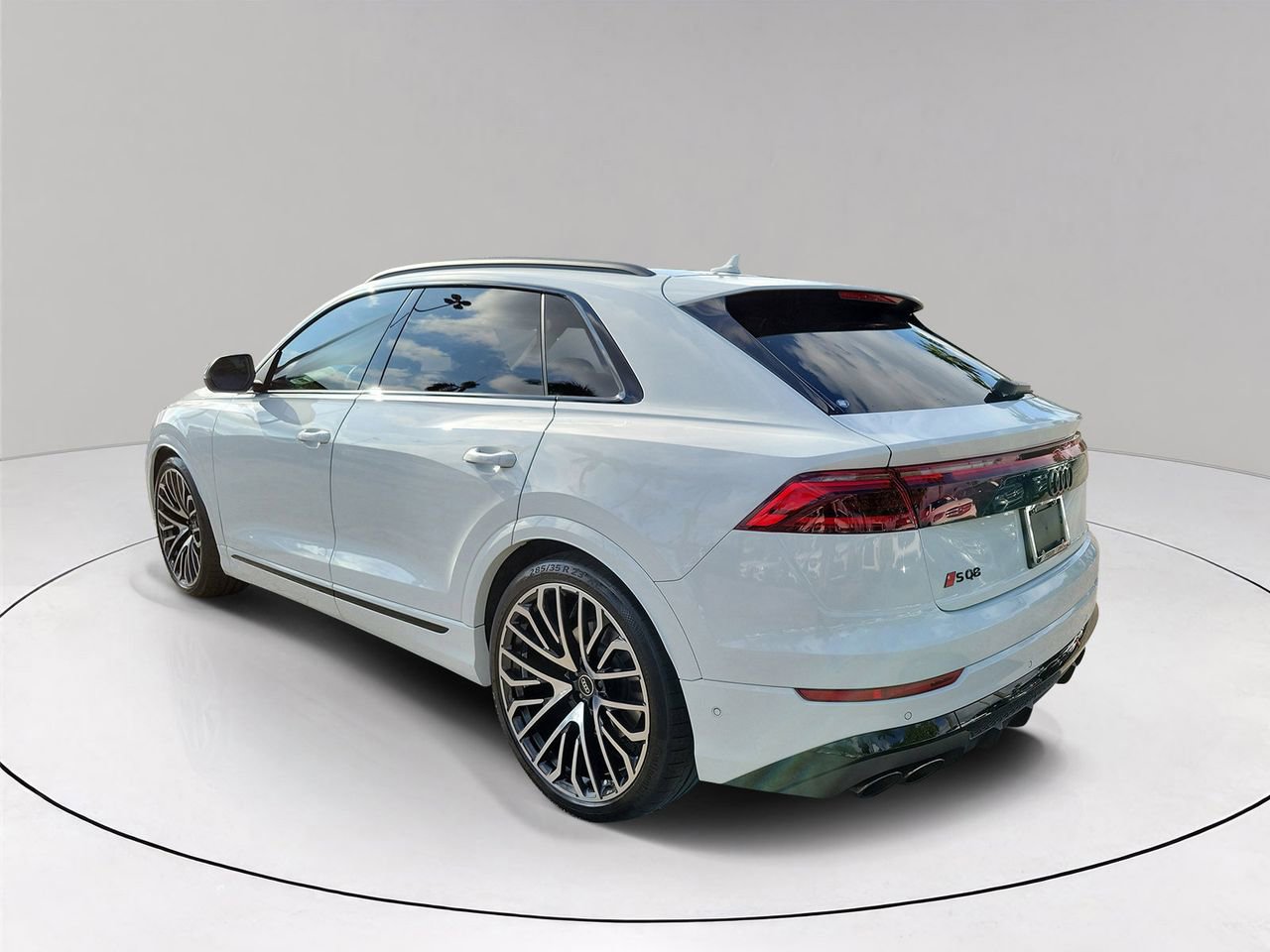 Used 2025 Audi SQ8 Premium Plus w/ 23" Wheel Package image 4