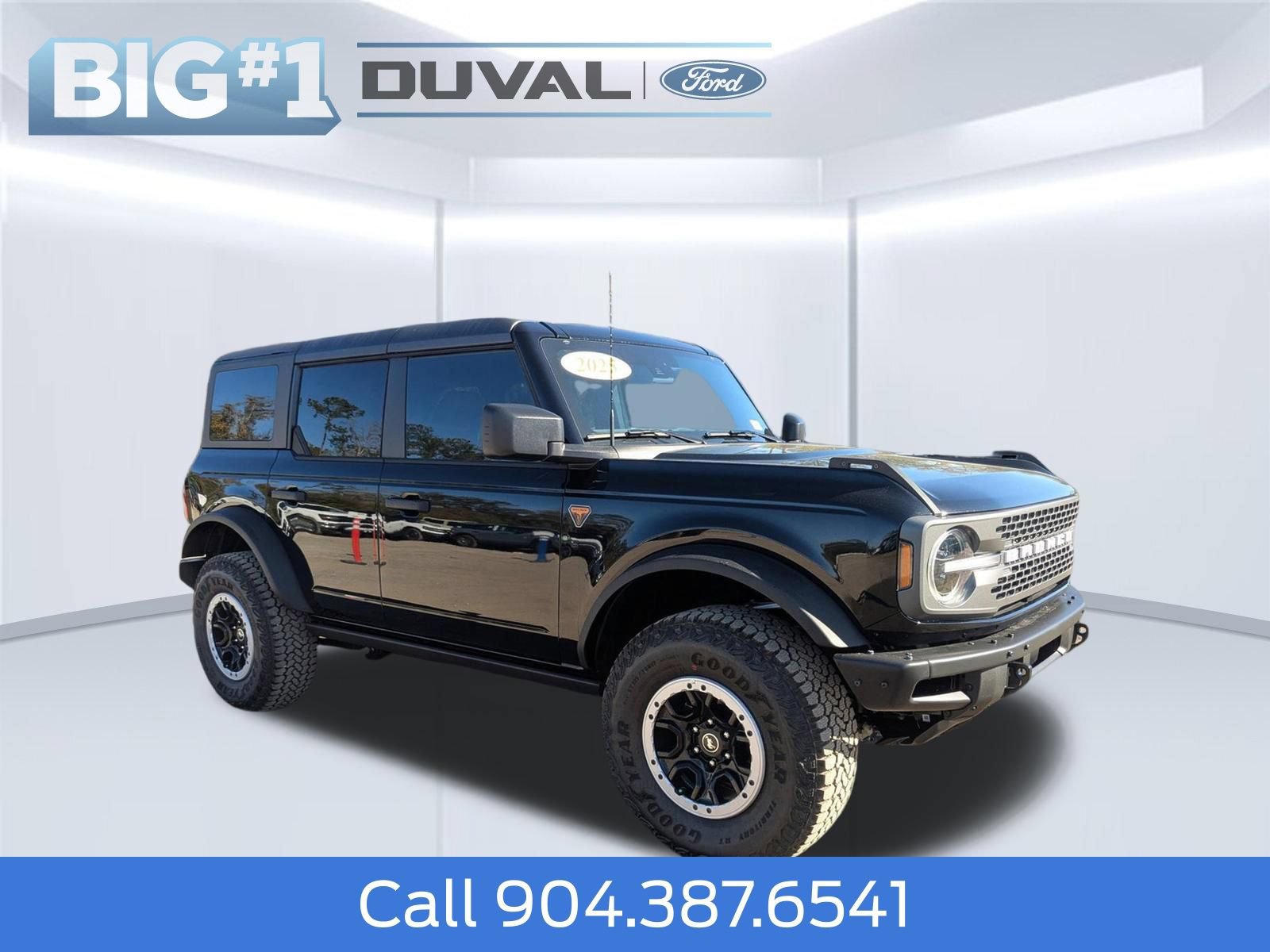 New 2025 Ford Bronco Badlands w/ Sasquatch Package AWD/4WD image 2