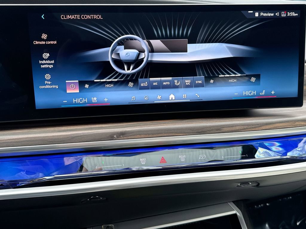 Used 2023 BMW i7 xDrive60 AWD/4WD image 17