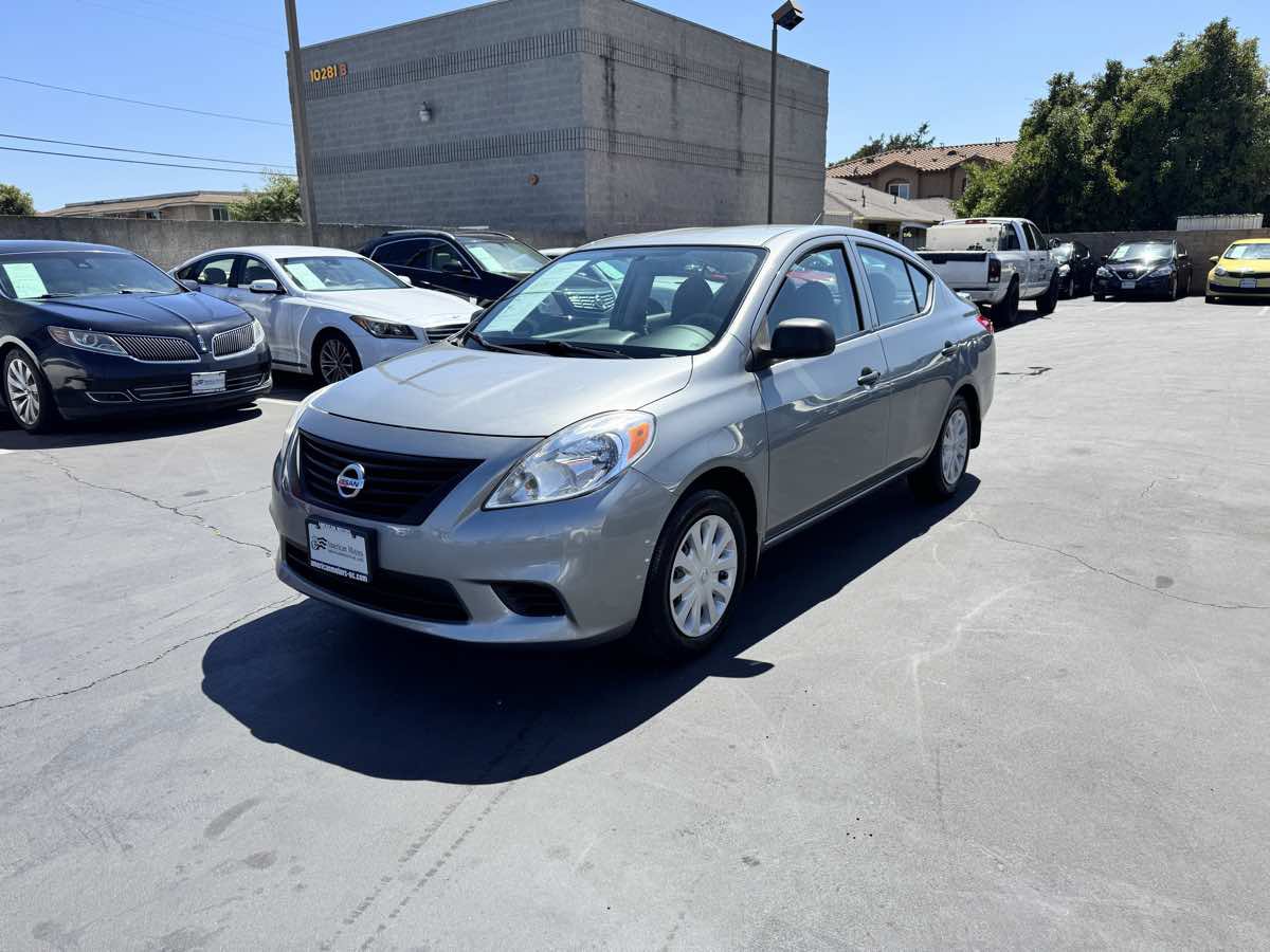 Used 2014 Nissan Versa S Plus FWD image 13