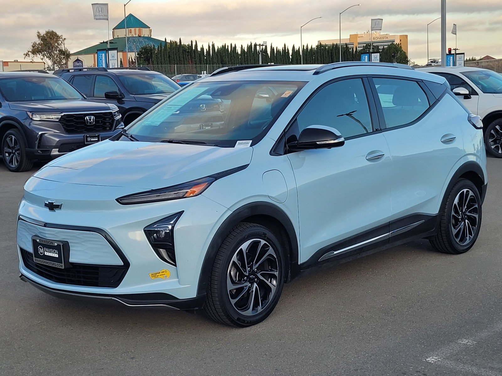 Used 2022 Chevrolet Bolt EUV Premier w/ Sun & Sound Package image 9