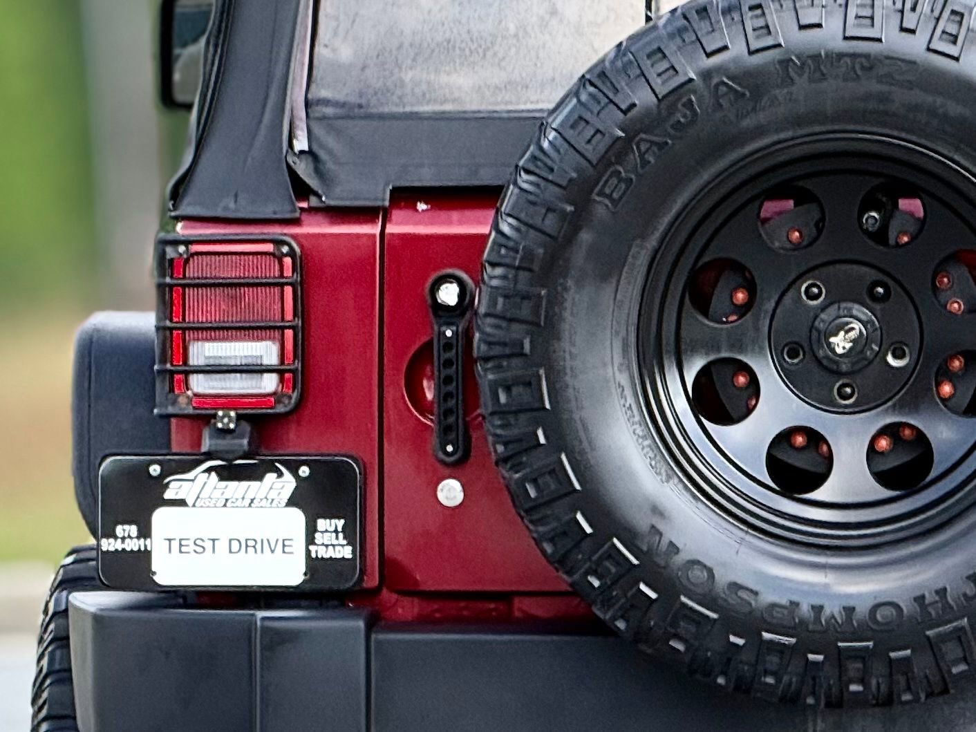 Used 2012 Jeep Wrangler Unlimited Sport image 16