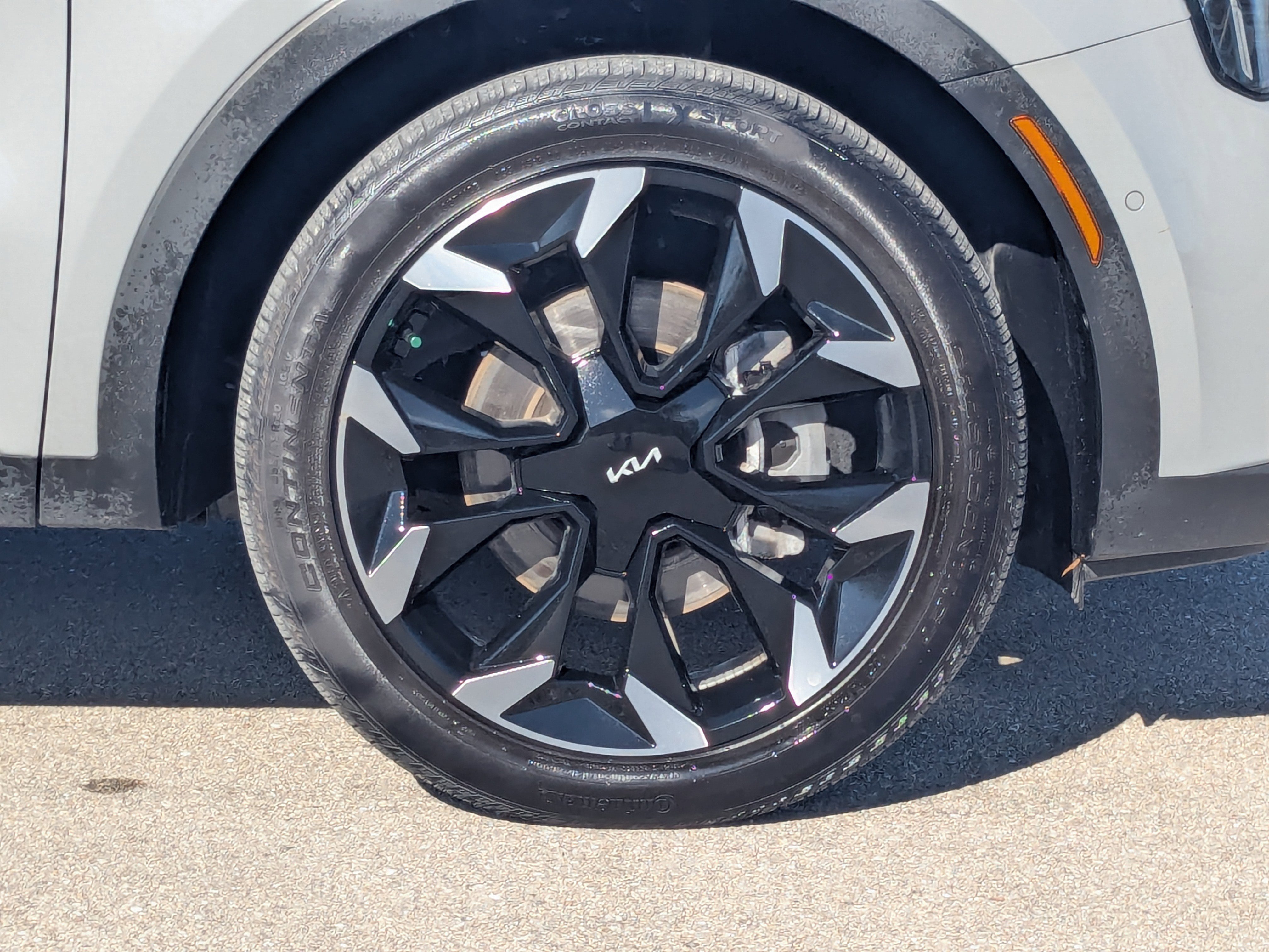 Used 2025 Kia Sorento SX image 11