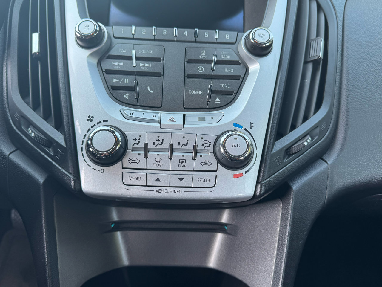 Used 2013 Chevrolet Equinox LT image 18