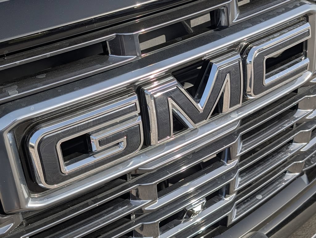 New 2025 GMC Yukon Denali Ultimate AWD/4WD image 39