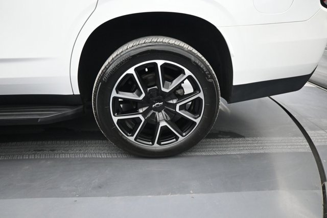 Used 2022 Chevrolet Tahoe RST w/ Luxury Package AWD/4WD image 16