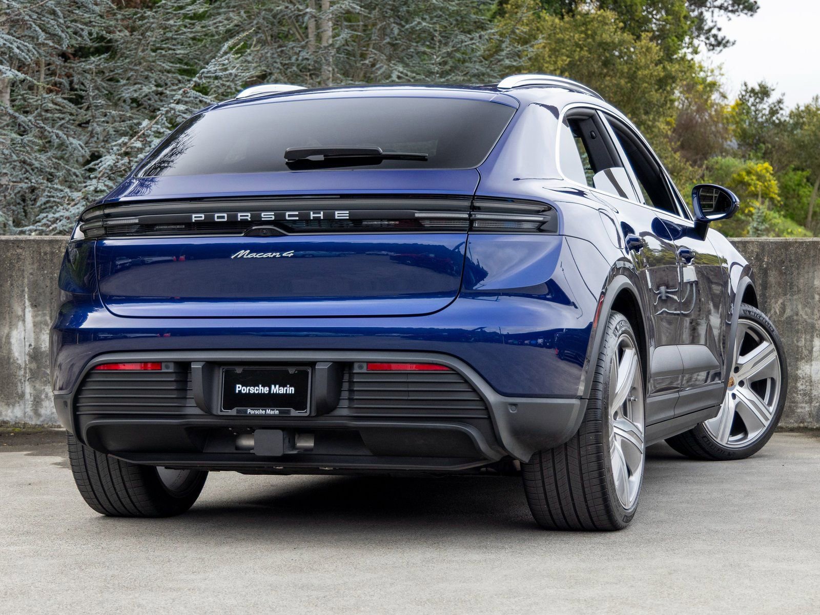 Used 2024 Porsche Macan 4 Electric image 11