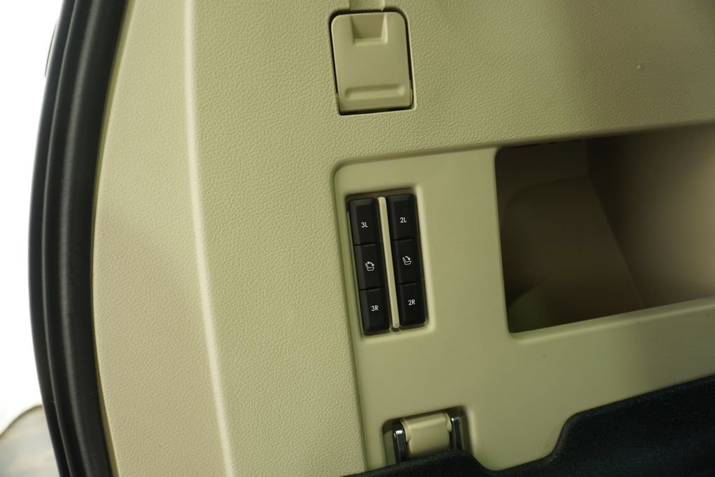 Used 2019 Lincoln Navigator L Reserve AWD/4WD image 7
