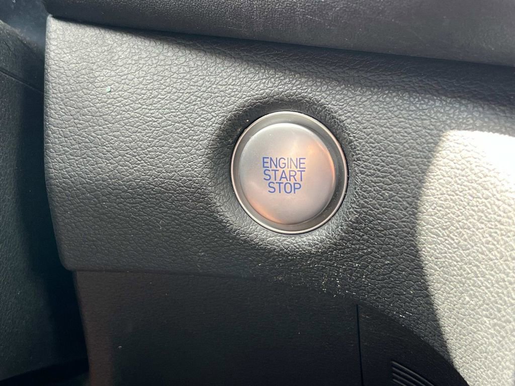 Used 2022 Hyundai Santa Fe SEL w/ Convenience Package image 31