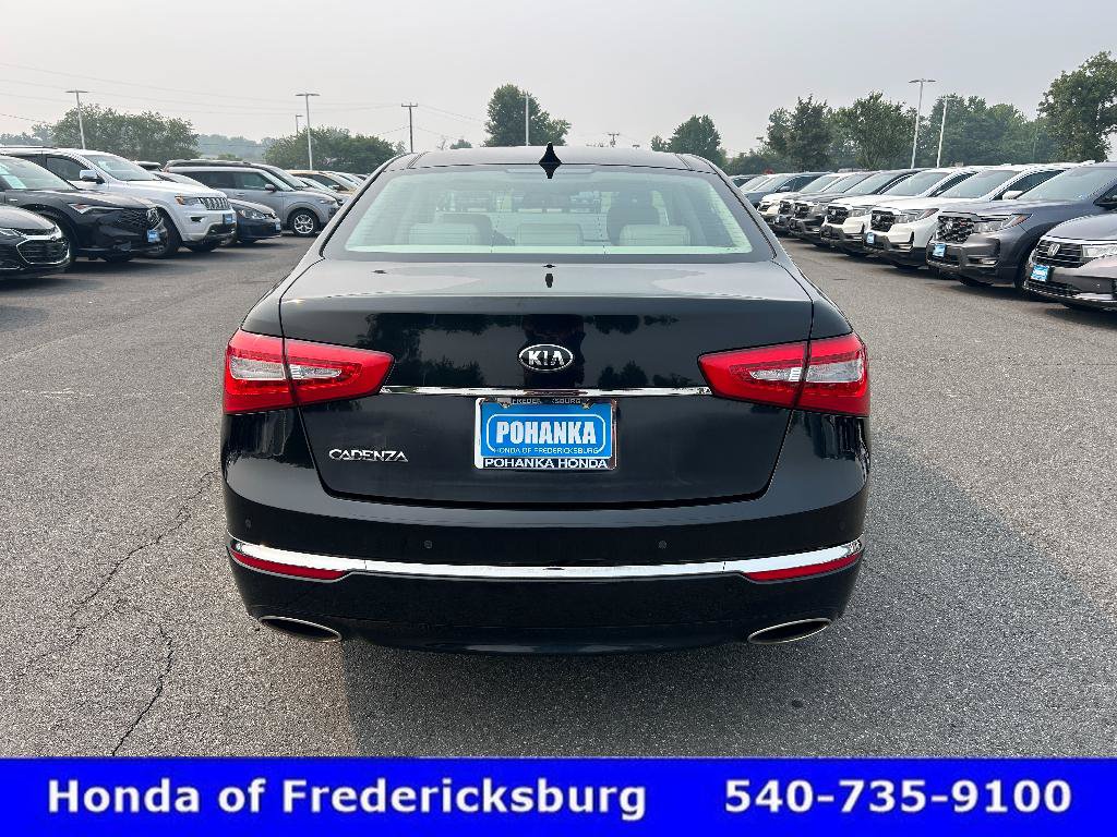 Used 2015 Kia Cadenza Premium w/ Technology Package FWD image 4
