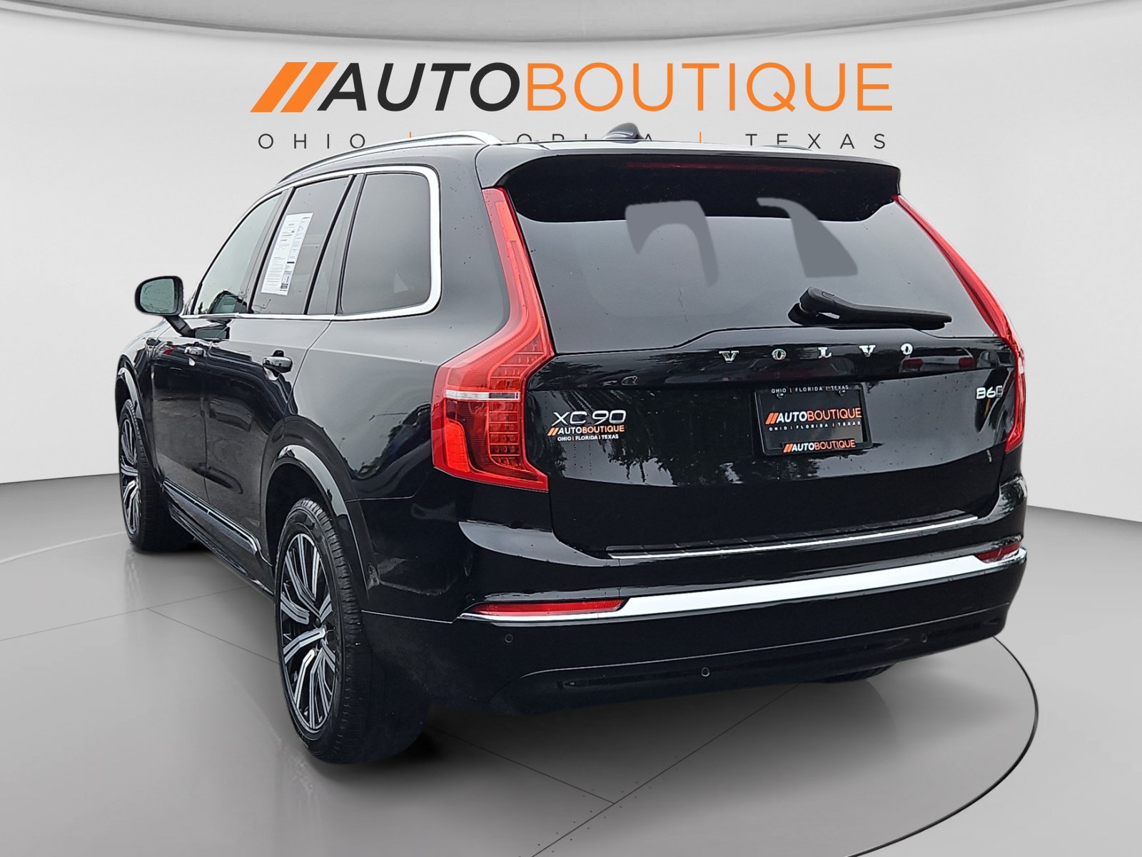 Used 2025 Volvo XC90 B6 Plus w/ Protection Package Premier AWD/4WD image 3