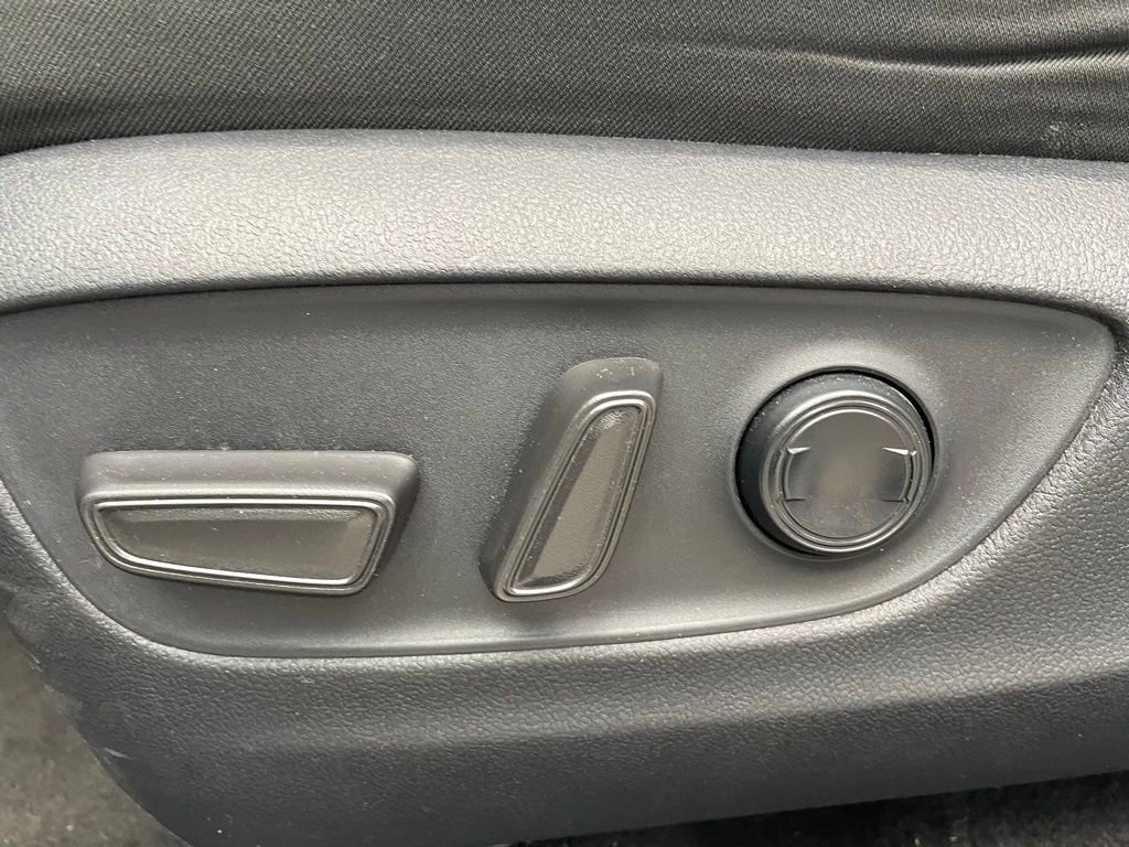 Used 2025 Toyota RAV4 XLE image 11