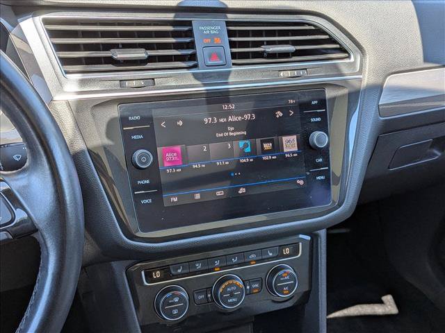 Used 2019 Volkswagen Tiguan SE w/ Panoramic Sunroof Package FWD image 14
