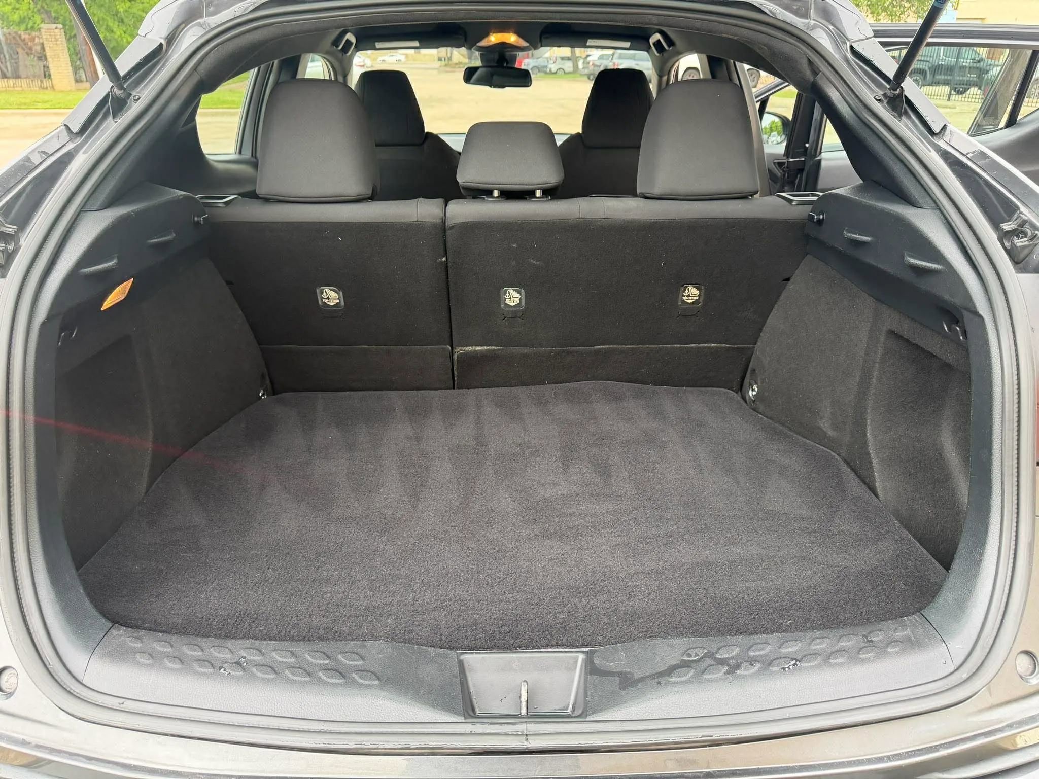 Used 2018 Toyota C-HR XLE FWD image 30