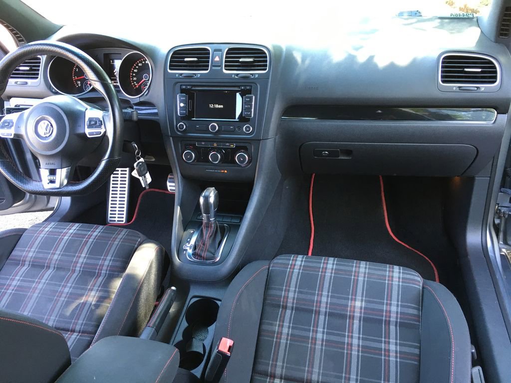 Used 2012 Volkswagen Golf 4-Door FWD image 31
