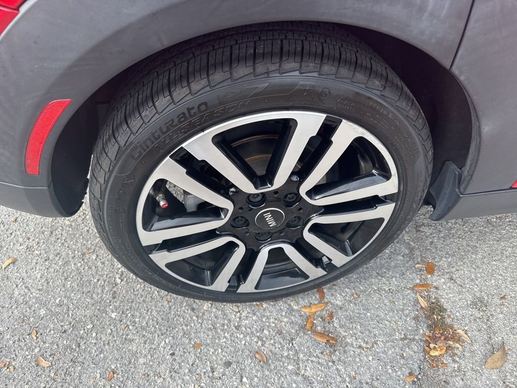 Used 2019 MINI Cooper S w/ Signature Upholstery Package image 10