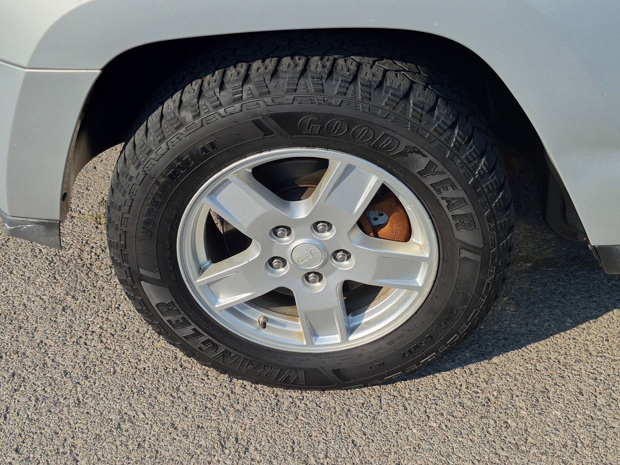 Used 2006 Jeep Grand Cherokee Laredo AWD/4WD image 11