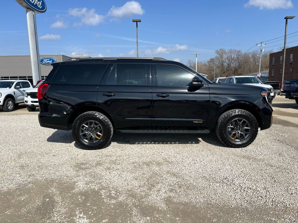 Used 2025 Ford Expedition Tremor image 9