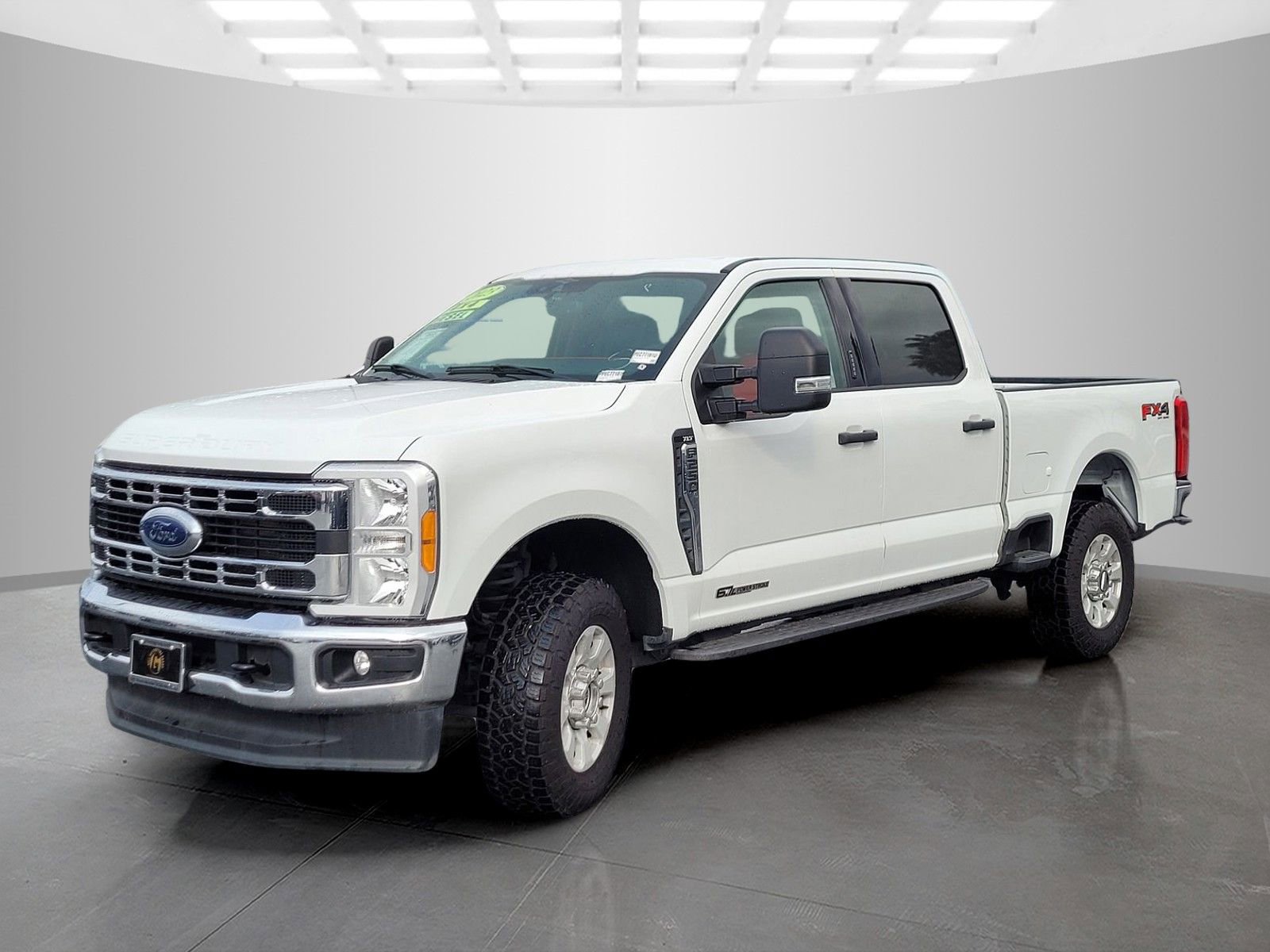Used 2023 Ford F250 XLT w/ FX4 Off-Road Package AWD/4WD image 8