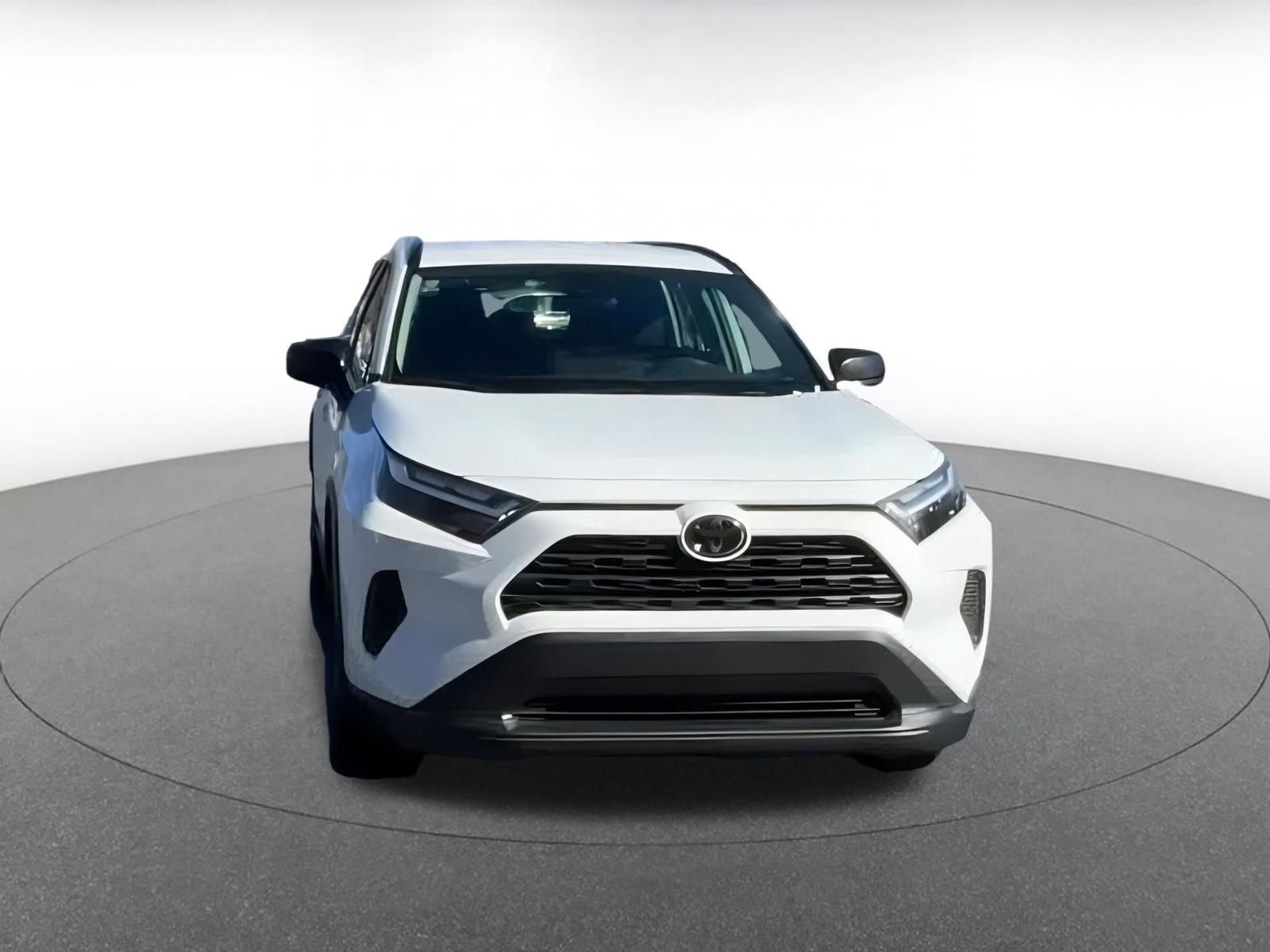 Used 2025 Toyota RAV4 LE image 4