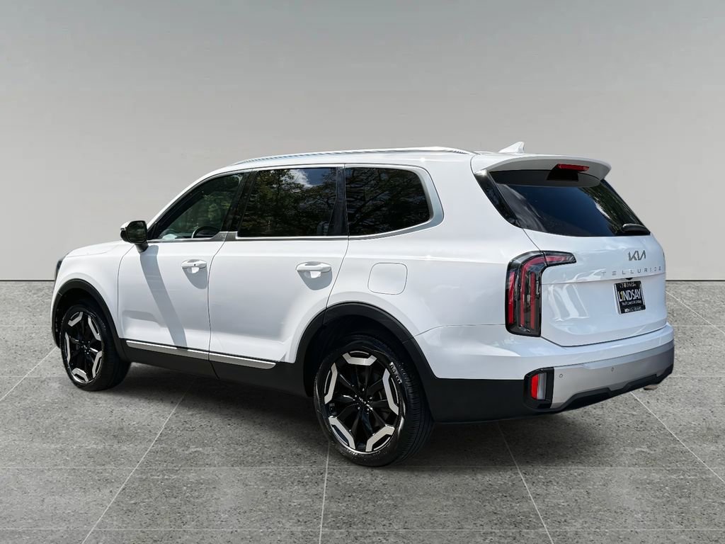 Used 2024 Kia Telluride EX w/ EX Captain's Chair Package image 12