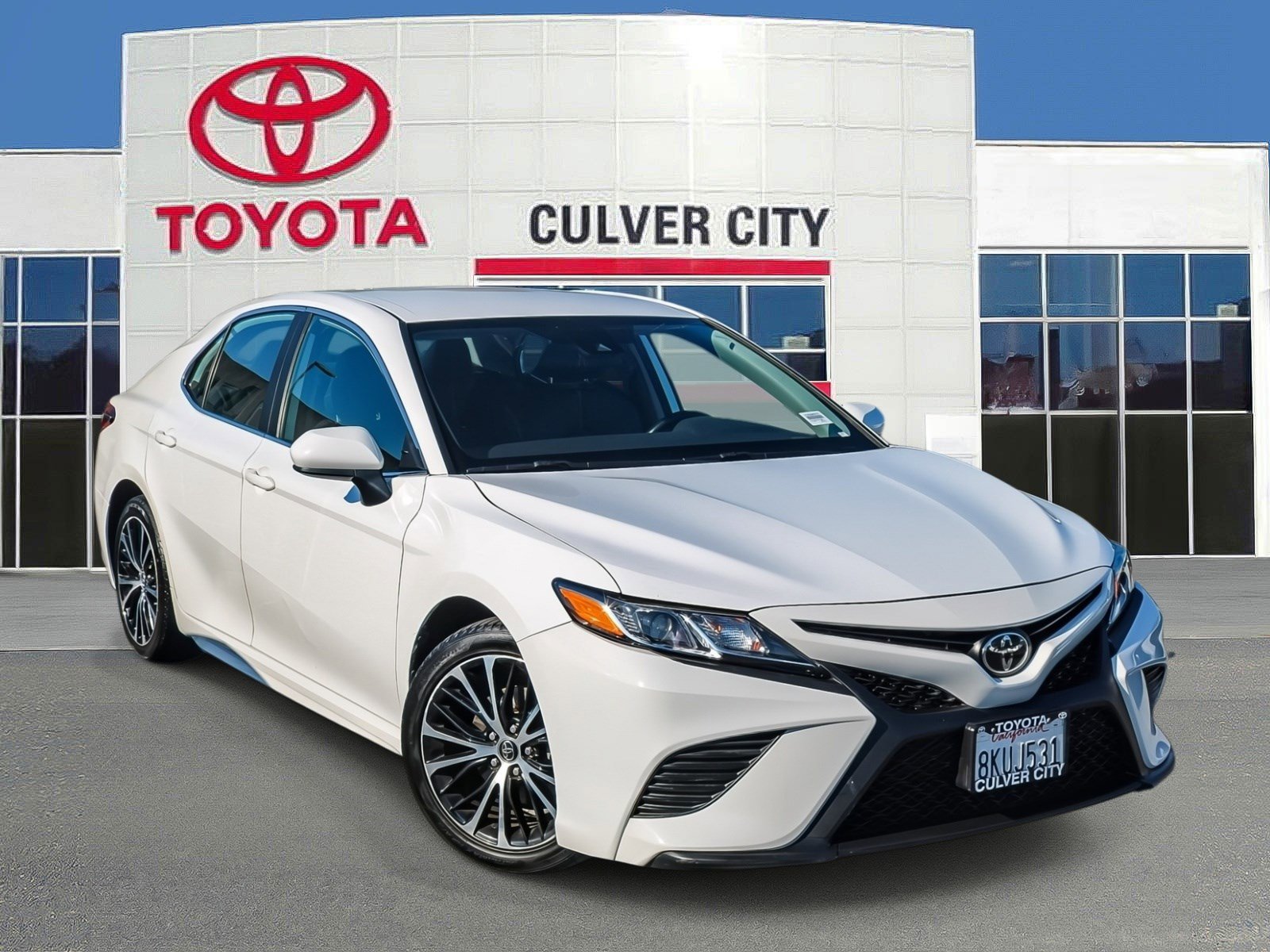 Used 2019 Toyota Camry SE