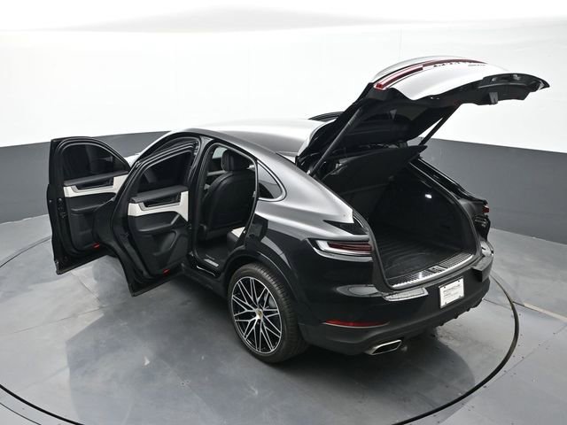 Certified 2024 Porsche Cayenne Coupe AWD/4WD image 29
